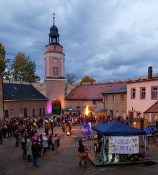 Schlosshof am Abend zum Eisengießen